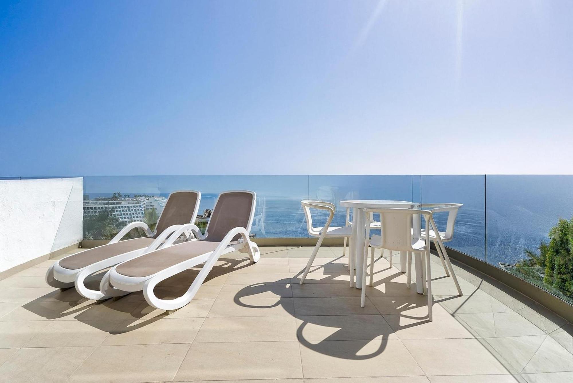 Appartamento Classic con 1 Camera da Letto, Balcone e Vista Mare